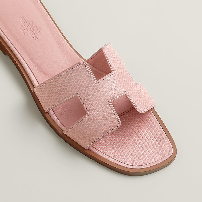 新品未使用エルメス、サンダル オラン、ローズショッキング サンダル 《オラン》 | Hermès - エルメス-公式サイト